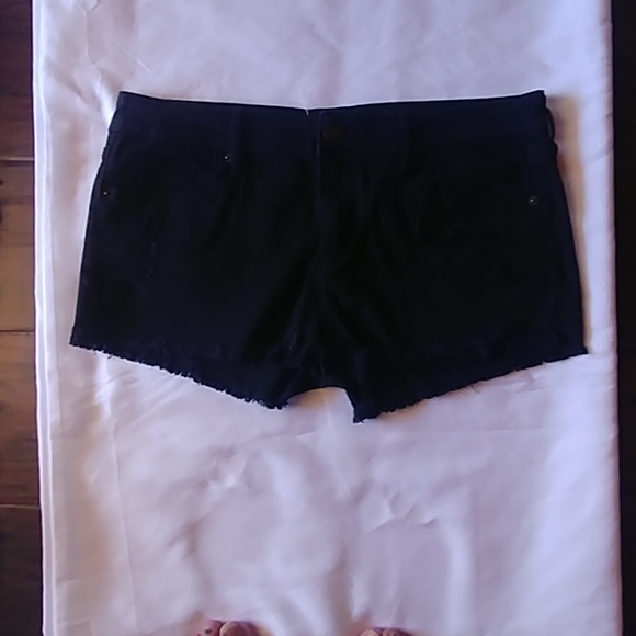 Pre-Owned Distressed Shorts - Picture 2 of 6